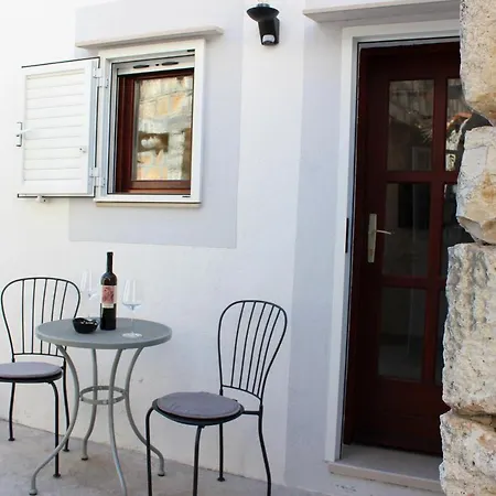 Kendi Apartment