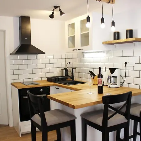 Kendi Apartman Sutivan